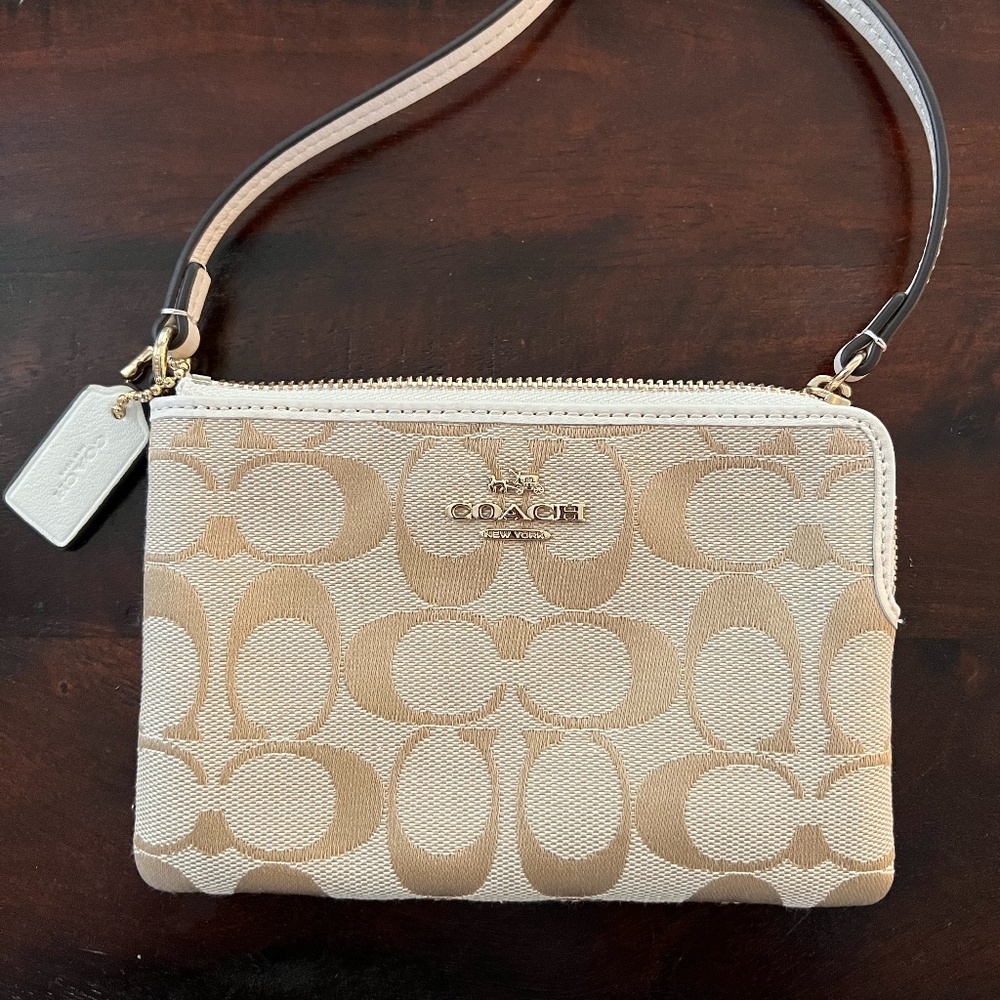 Coach Wristlet Beige